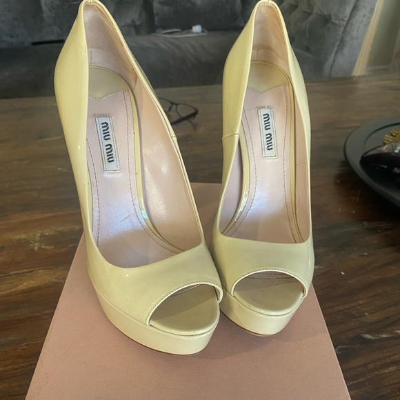 Miu miu Beautiful patent leather shoes. - Picture 2 of 8
